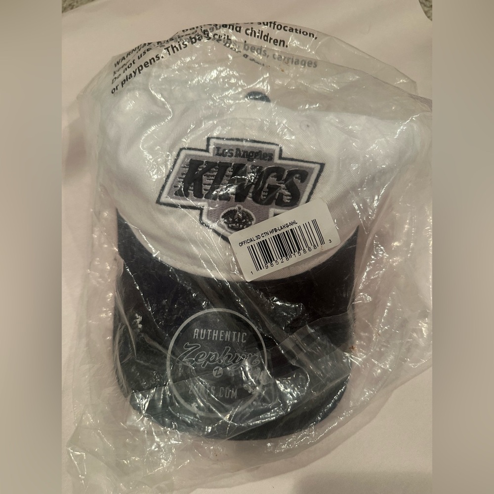 Los Angeles Kings Two-Tone Logo Cap - White & Black SnapBack
